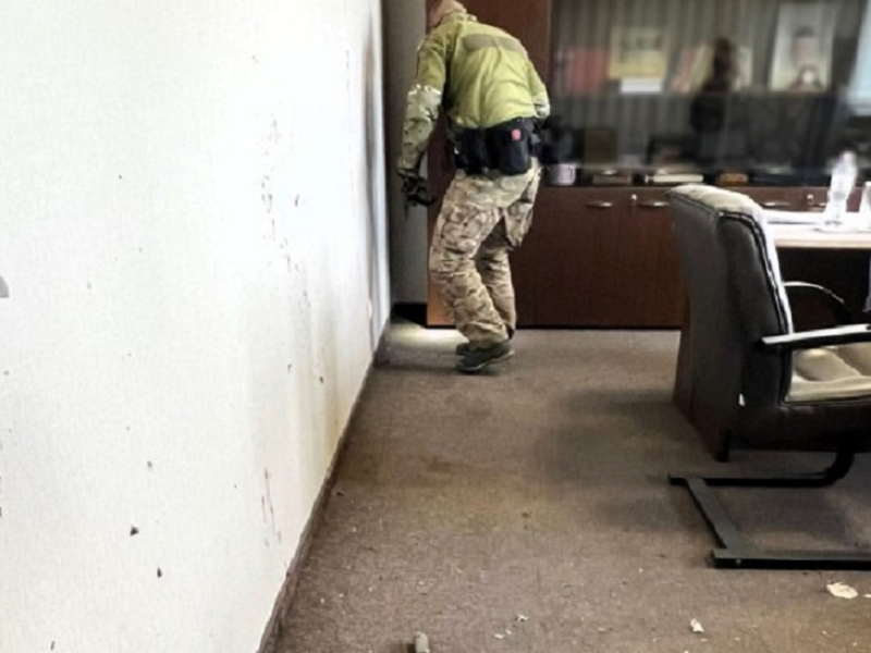 В Одессе в офисе взорвался использованный боеприпас, его принесли как сувенир, есть пострадавшие – полиция