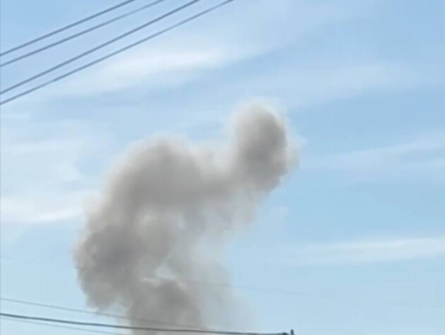 Оккупанты ударили ракетой по окрестностям Днепра, из-за взрыва возник пожар – ОВА