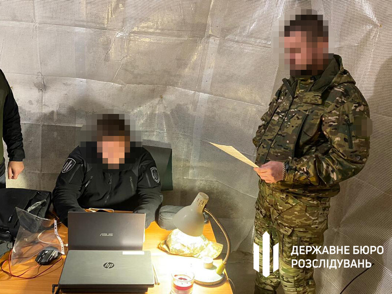 Начальник військової частини на Буковині відрядив підлеглих ремонтувати власний будинок і нараховував їм "бойові" – ДБР
