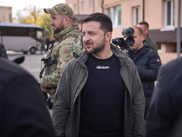 Зеленский и Залужный приехали в Херсонскую область и провели совещание с военными в 