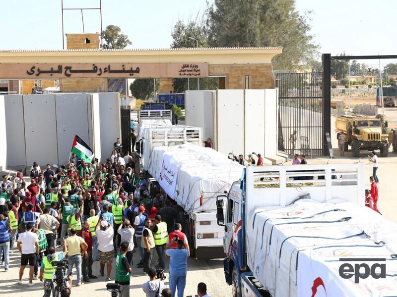 Єгипет пропустив у Газу 20 вантажівок із гуманітарною допомогою. КПП "Рафах" знову закрили