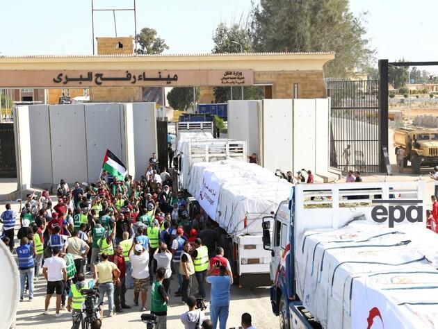 Єгипет пропустив у Газу 20 вантажівок із гуманітарною допомогою. КПП 