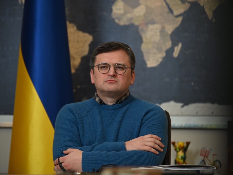 Кулеба заявив, що Україні потрібно дозволити множинне громадянство