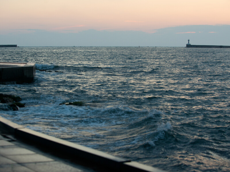 Минобороны РФ заявило об атаке надводных беспилотников в Черном море. В ВМС ВСУ в ответ напомнили, что оккупантам не место в Крыму
