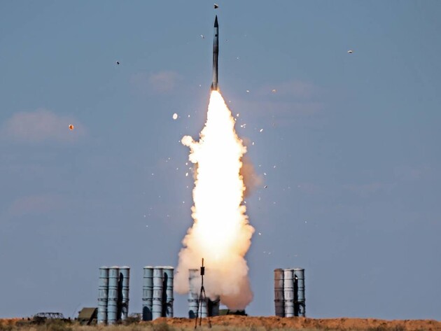 Окупанти завезли додаткову партію ракет С-300 для ударів по українському кордону – Центр національного спротиву