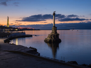 Жителі Севастополя повідомили про сильні вибухи