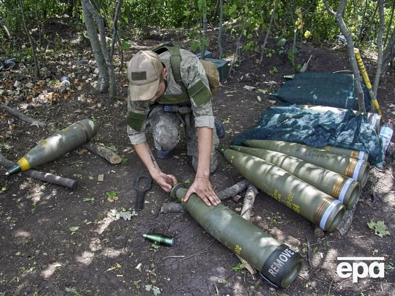 С начала полномасштабной российской агрессии в Украине цена одного 155-мм артснаряда выросла вчетверо – глава военного комитета НАТО