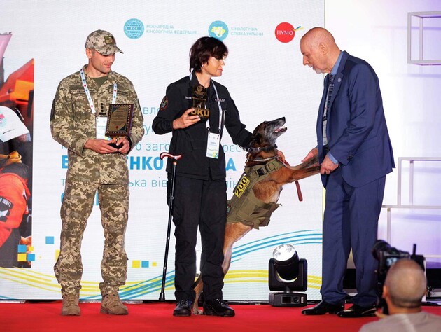 В Україні відбулася урочиста церемонія нагородження службових собак. Їх нагородили за пошук мін, затримання порушників і порятунок життів