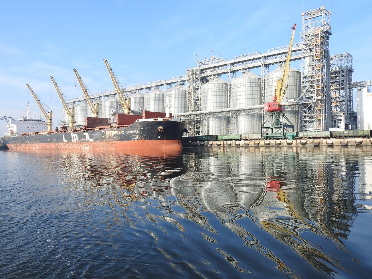 Чиновники заблокировали работу украинского морского коридора – Украинская зерновая ассоциация