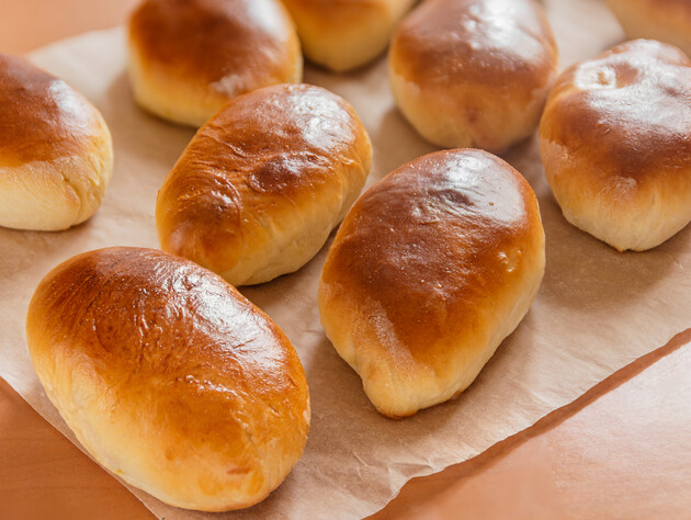 Смешайте эти три продукта – и получится универсальное тесто для пирогов с любой начинкой. Рецепт без дрожжей