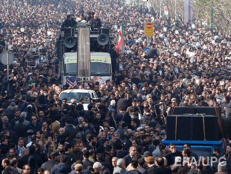 В Тегеране иранского экс-президента Рафсанджани похоронили под крики 