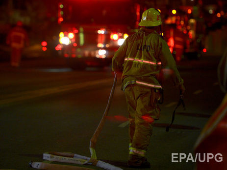 Мэр американского городка спас девушку из пожара