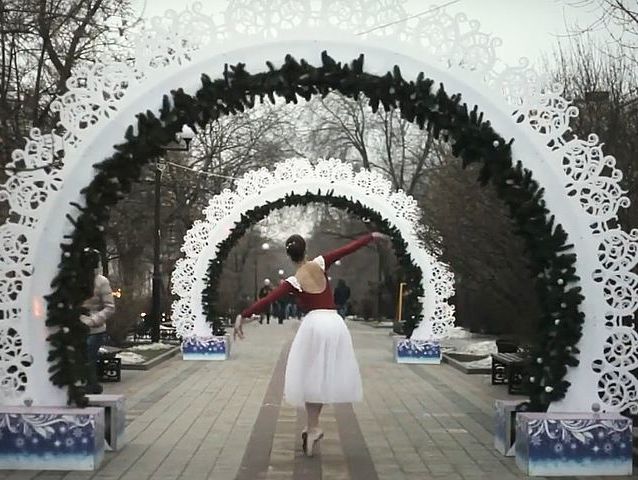 Балерина в Ростове-на-Дону станцевала на морозе. Видео