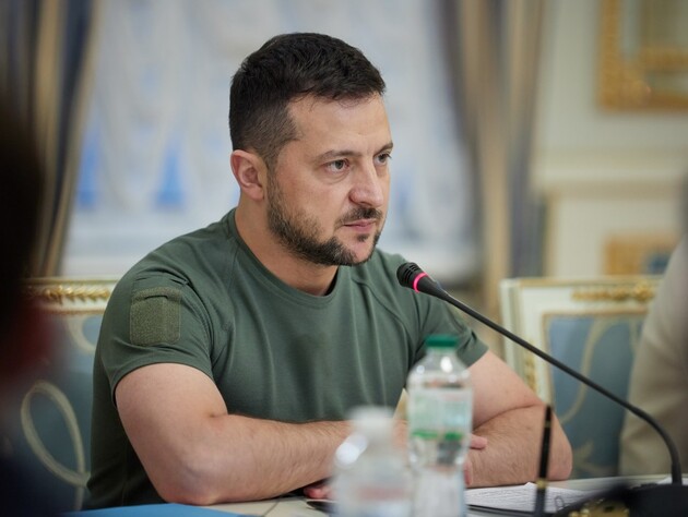 Зеленский второй день подряд провел заседание военного кабинета, на нем обсудили обеспечение дальнобойным оружием и ракетами