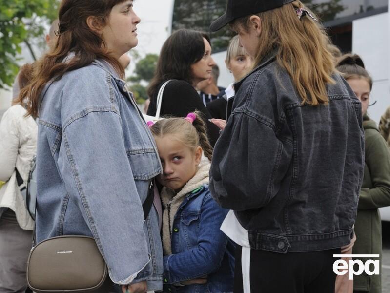 В части Херсонской области, где объявлена обязательная эвакуация, остается более 600 детей – ОВА