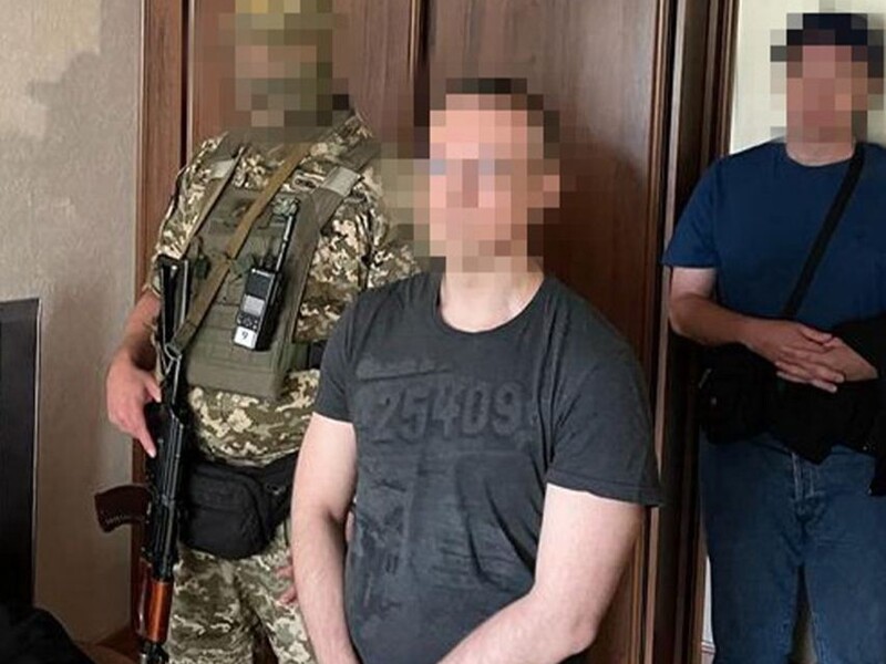 Экс-заместитель главы Службы судебной охраны Украины подозревается в незаконном вывозе уклонистов. Он сам сбежал в ЕС, выдав себя за волонтера
