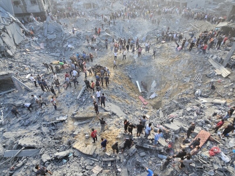 Израиль атаковал лагерь беженцев в Газе, десятки погибших. ЦАХАЛ говорит, что это "трагедия войны"