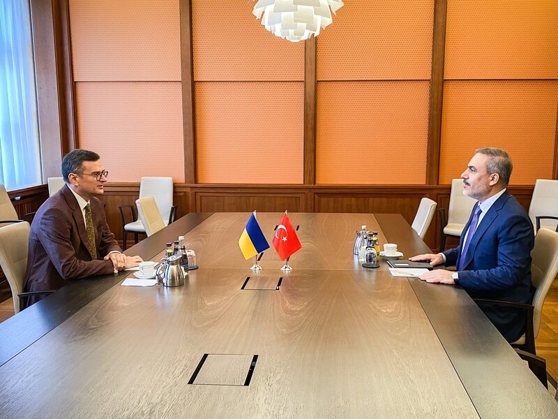 Кулеба встретился с главами МИД Турции и Черногории, обсуждали евроинтеграцию, войну, экспорт зерна