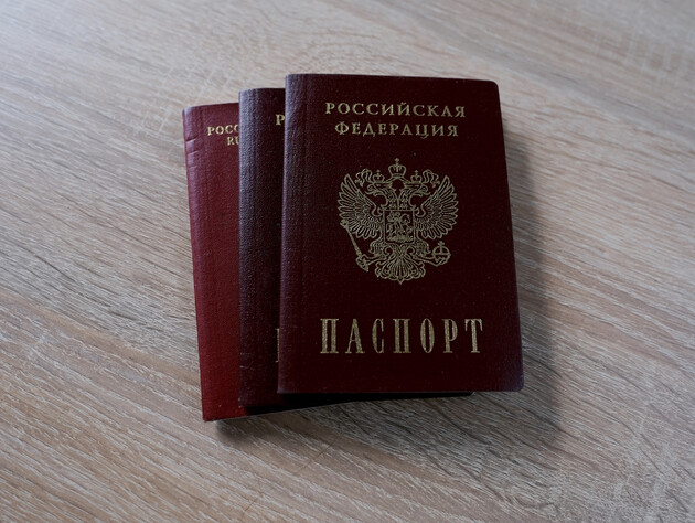 Окупанти посилили тиск на українців, які не отримали паспорта РФ, їм погрожують депортацією – мер Мелітополя