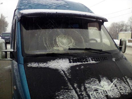 Филатов: Люди в масках избивают коммунальщиков и громят технику. К вечеру ожидается прибытие в Днепр еще 300 титушек