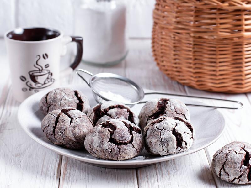 Змішайте це з борошном – і вийде шоколадне печиво з тріщинами. Рецепт випічки, яка довго не зачерствіє