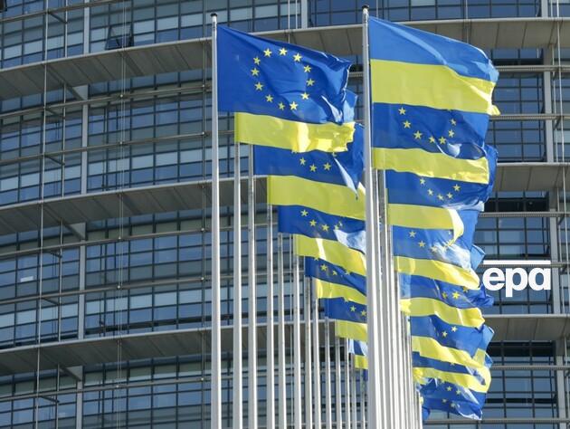 Еврокомиссия официально рекомендует начать переговоры о вступлении Украины в ЕС