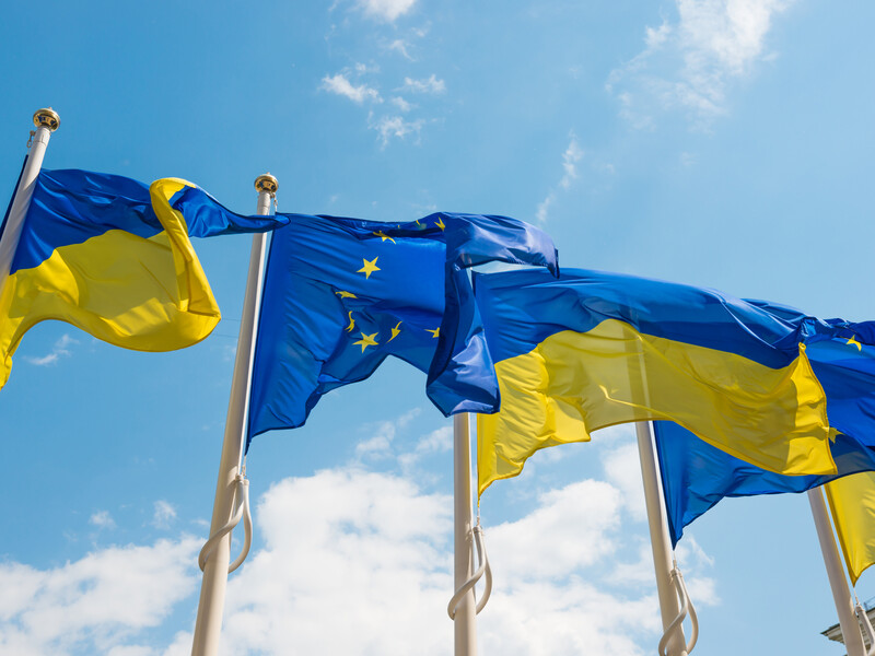 "Наступна зупинка – рішення Європейської ради". Якщо лідери Євросоюзу відкриють переговори щодо вступу України, їх можуть розпочати негайно, кажуть у Єврокомісії