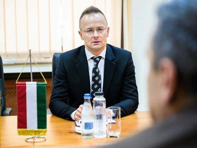Венгрия выступила против членства Украины в ЕС во время войны