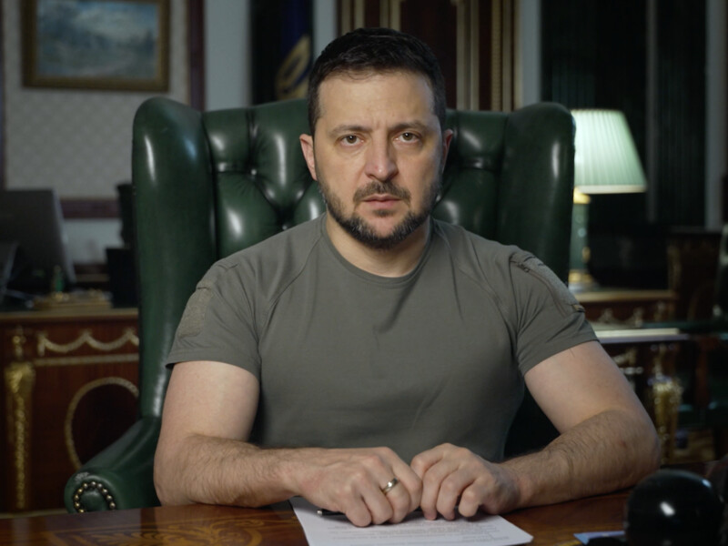 Зеленский подписал законы о продлении военного положения и всеобщей мобилизации в Украине до 14 февраля
