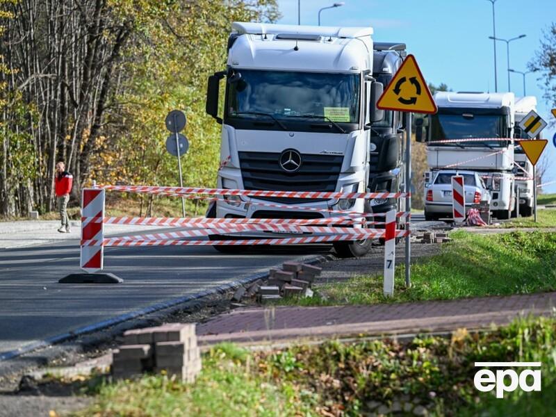Более 1,7 тыс грузовиков скопились на границе из-за забастовки перевозчиков Польши – Госпогранслужба