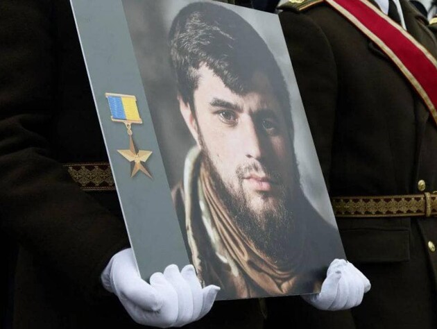 В Киеве сквер назовут в честь погибшего героя Украины Да Винчи