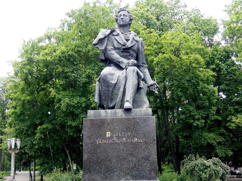 Кабмин Украины позволил демонтировать ряд памятников Пушкину, Щорсу и другим российским и советским деятелям