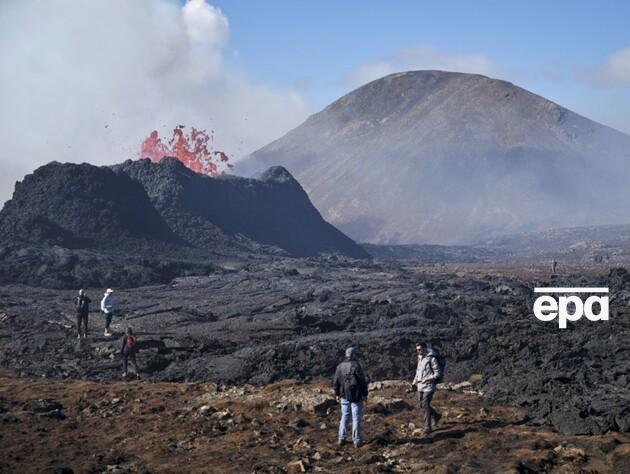 На юго-западе Исландии объявили ЧП и эвакуацию тысяч жителей в связи с угрозой извержения вулкана