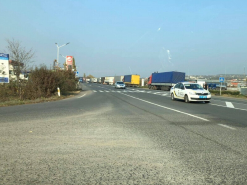 У Польщі перед пунктом пропуску в очікуванні перетину кордону помер український водій – Мінінфраструктури