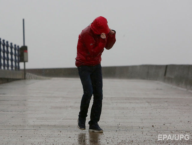 На восточном побережье Англии жителей эвакуируют из-за угрозы наводнения