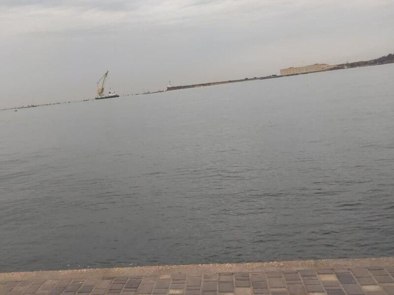 У Севастопольській бухті окупанти будують загородження від атак із моря – рух "Атеш"