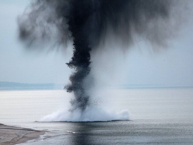 Морская мина повредила зерновоз вблизи украинского порта – Reuters