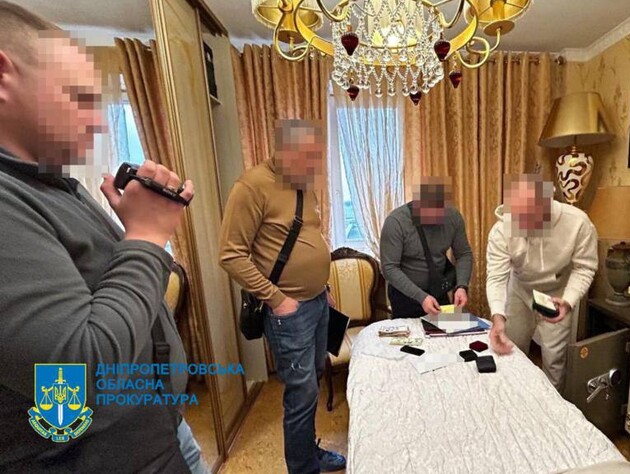 Экс-чиновник и "криминальные авторитеты" незаконно завладели землей у Днепра на 1 млрд грн – Офис генпрокурора
