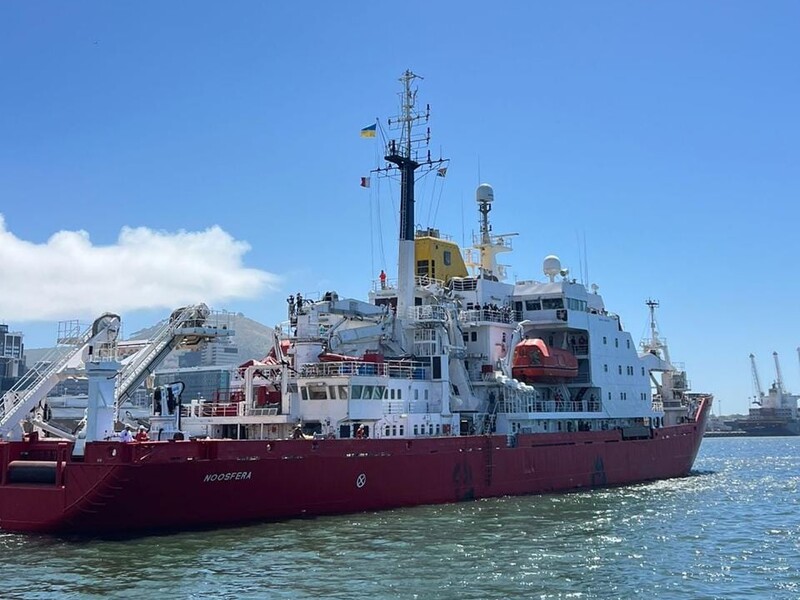 Украинский ледокол "Ноосфера" отправился в свою третью антарктическую экспедицию, она украинско-польская