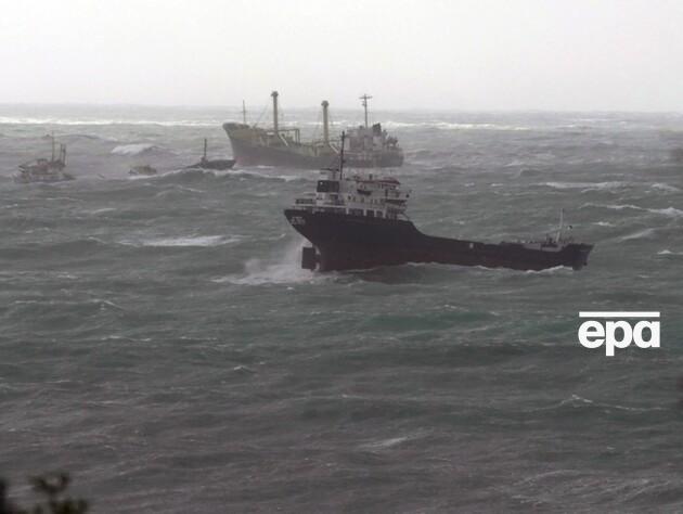 У Чорному морі затонуло судно, яке йшло з Росії, з 12 членами екіпажу