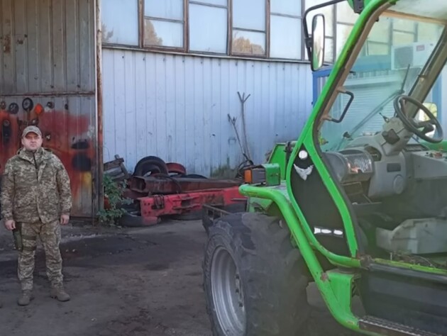 Обманутый Поворознюком боец ВСУ Яременко: Новый погрузчик стоит около 1,5 млн. На ремонт переданного Поворознюком нужно около 900 тыс. Посчитайте, в каком он был состоянии