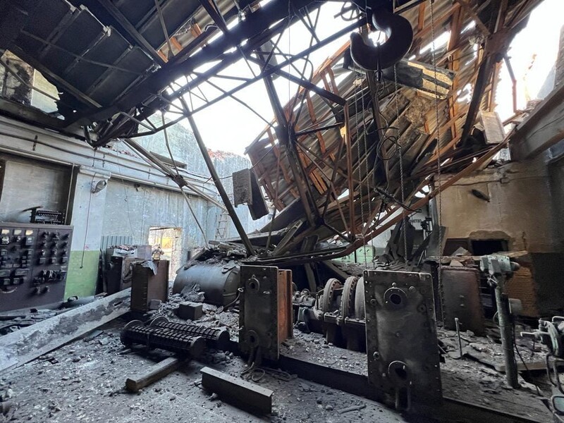 Оккупанты ночью ударили четырьмя ракетами по больнице и шахте в Селидово, есть погибший и раненые – МВД 