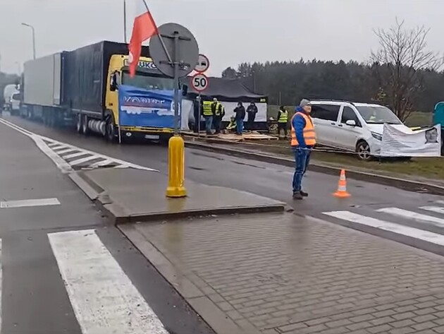 У Словаччині перевізники заблокували пункт пропуску з Україною, проїжджає обмежена кількість вантажівок