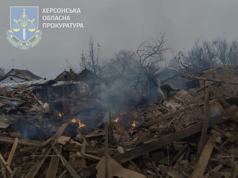 Російська авіація завдала ударів по Бериславу, випустивши понад 10 керованих бомб. Є загиблий і поранений