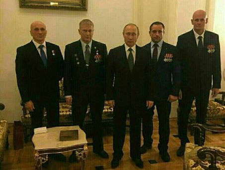 Путин сфотографировался с главой частной военной компании 