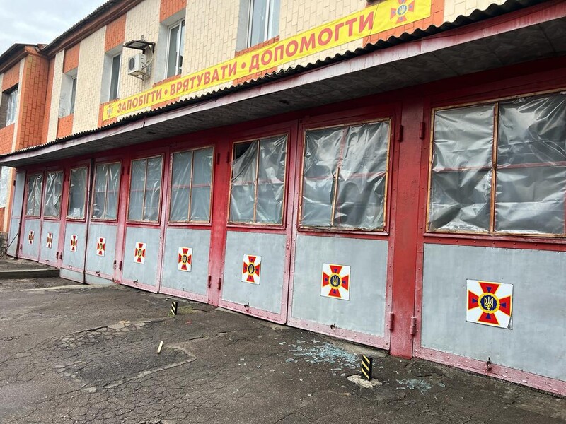 Через російські обстріли пошкоджено два підрозділи рятувальників у двох областях України – ДСНС