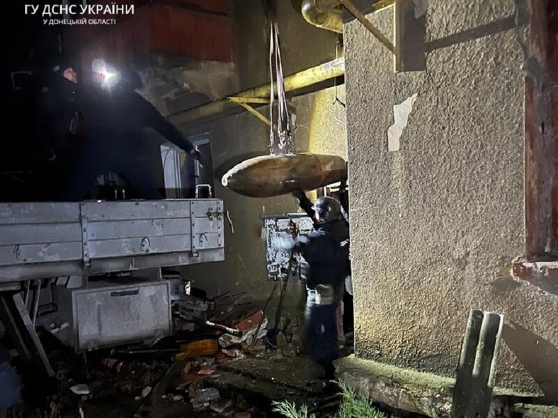 У Торецьку в підвалі багатоквартирного будинку виявили авіабомбу масою 500 кг, яка не здетонувала – ДСНС