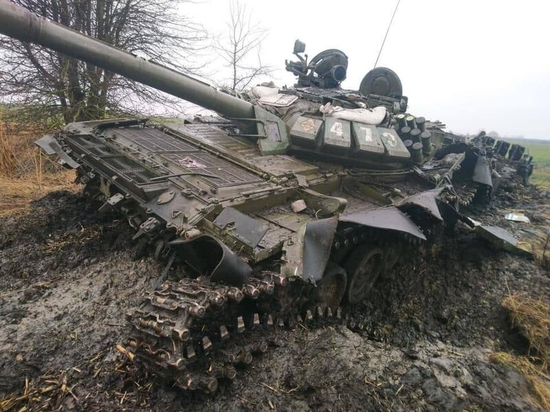 "Блискуче знищили". ЗСУ показали відео невдалої атаки трьох танків окупантів на українські позиції