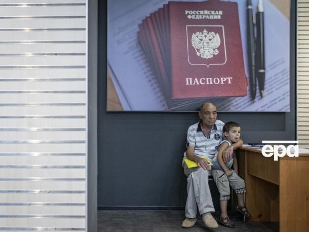 Оккупанты обещают выплаты родителям за оформление детям паспортов РФ – Федоров