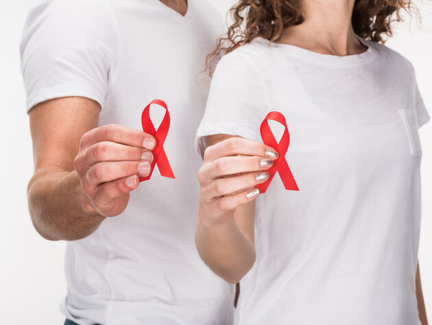 У дорослих українців дуже висока обізнаність щодо ВІЛ і СНІД, найгірша вона у віці 18–24 років – дослідження